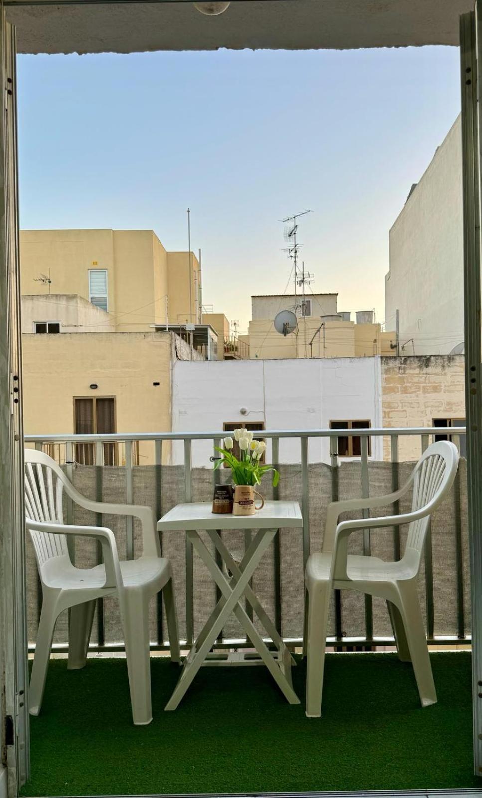Cozy Bugibba Two Bedroom St. Paul's Bay