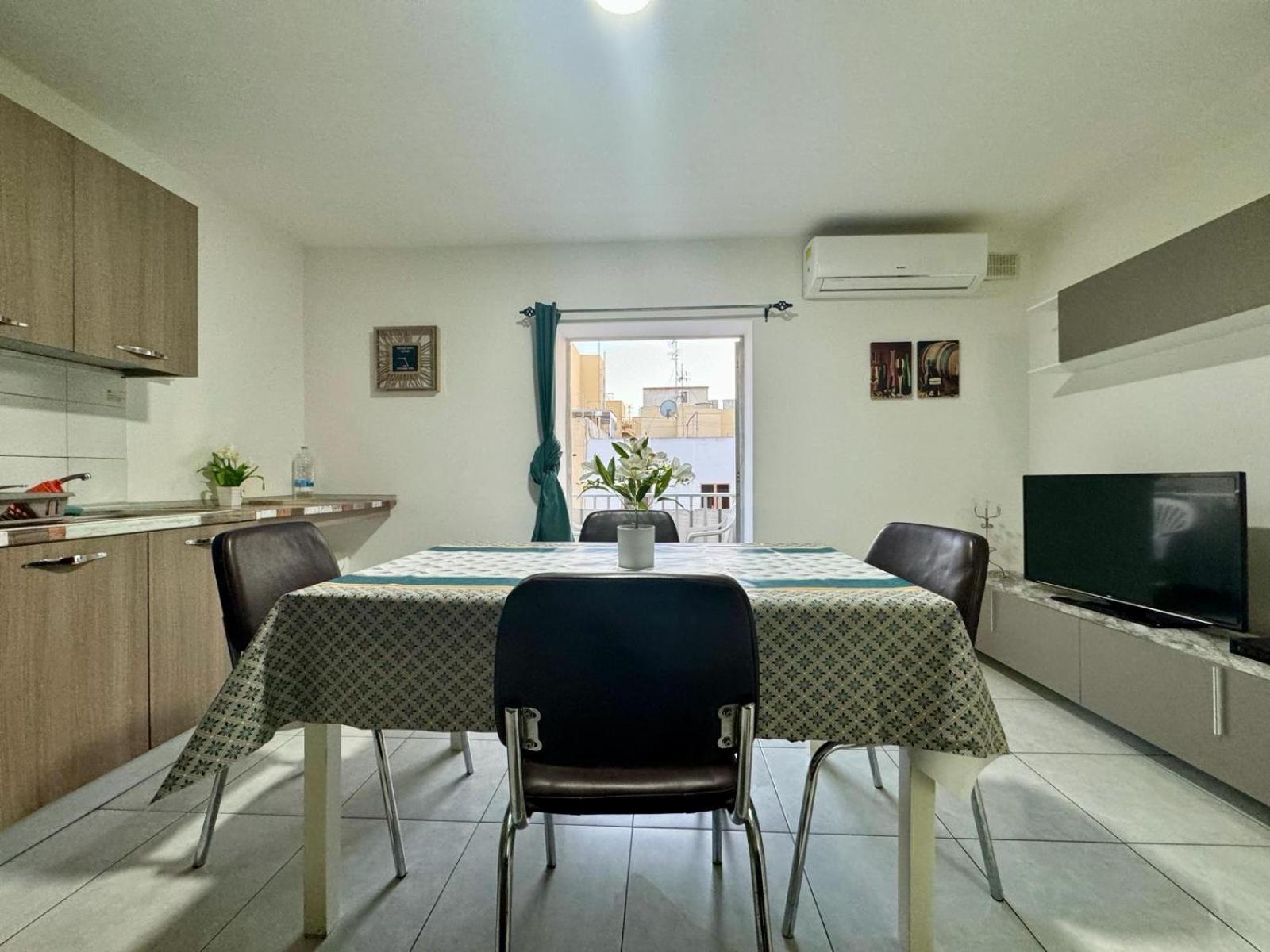 Cozy Bugibba Two Bedroom Apartment St. Paul's Bay